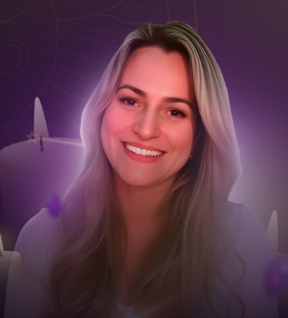 Cíntia Almeida — Psicoterapeuta e Taróloga